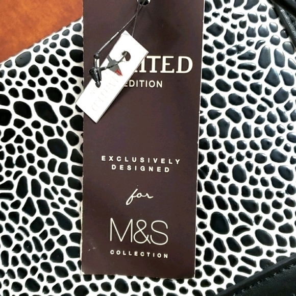 MARKS and Spencer Limited Ed Crossbody Bag NWT - Picture 6 of 14